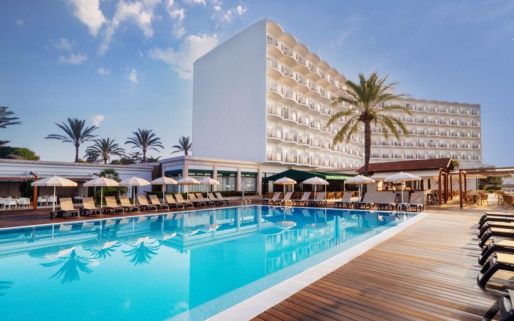 OFERTA DE EMPLEO: Maître Hotel S’Algar 4* Menorca